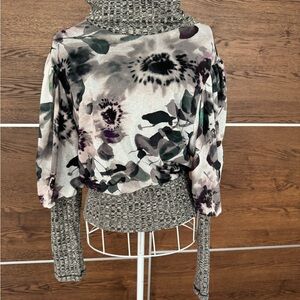 Petits pois x Anthropologie Turtleneck Floral Top Sz M